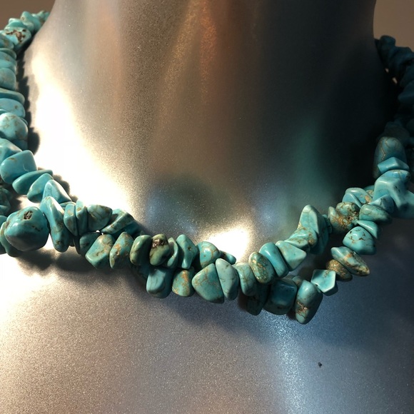 Turquoise color necklace. - Picture 4 of 4